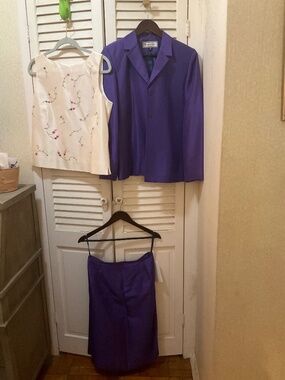 Glamorous Travis Ayers three piece silk suit.